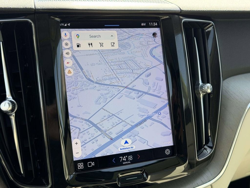 2023 Volvo XC60 B5 Plus Bright Theme