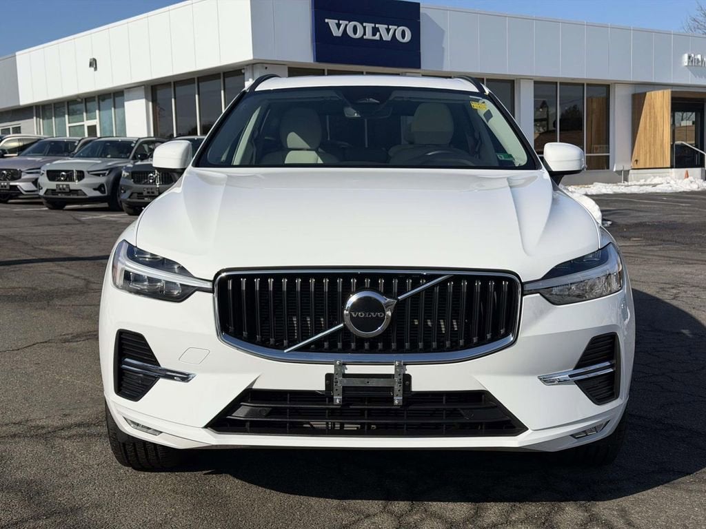 2022 Volvo XC60 B5 Momentum