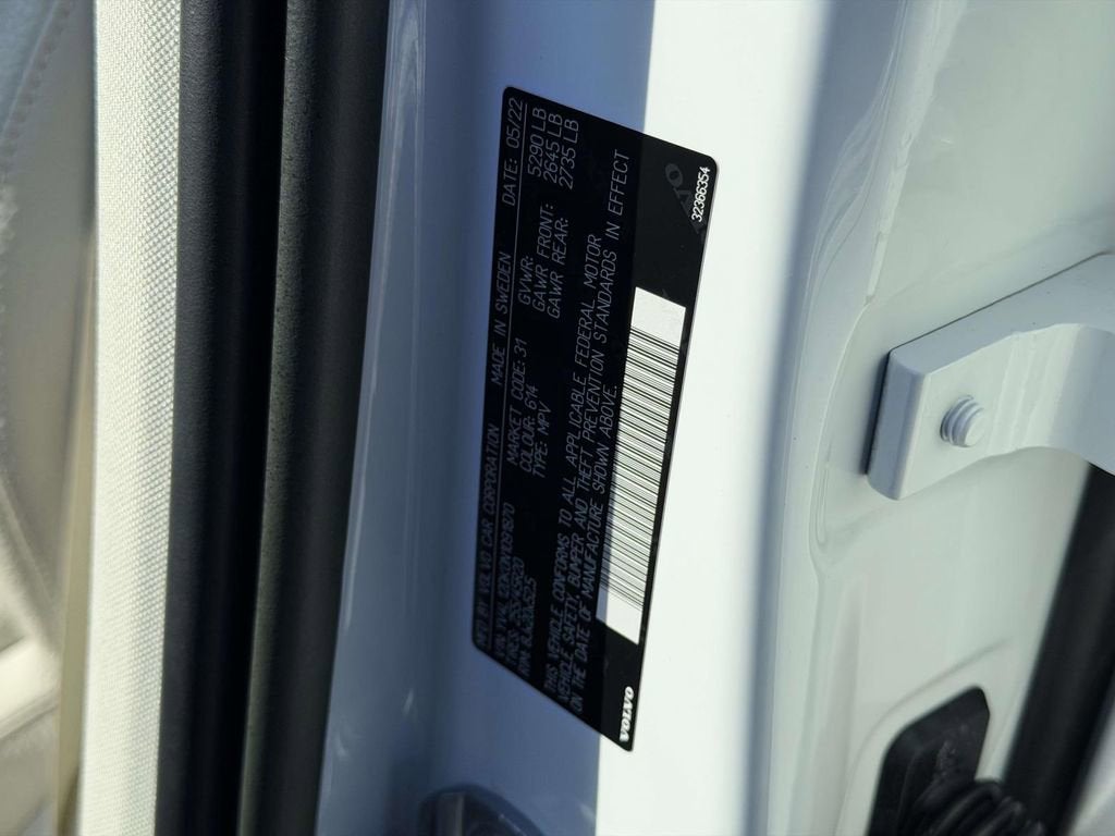 2022 Volvo XC60 B5 Momentum