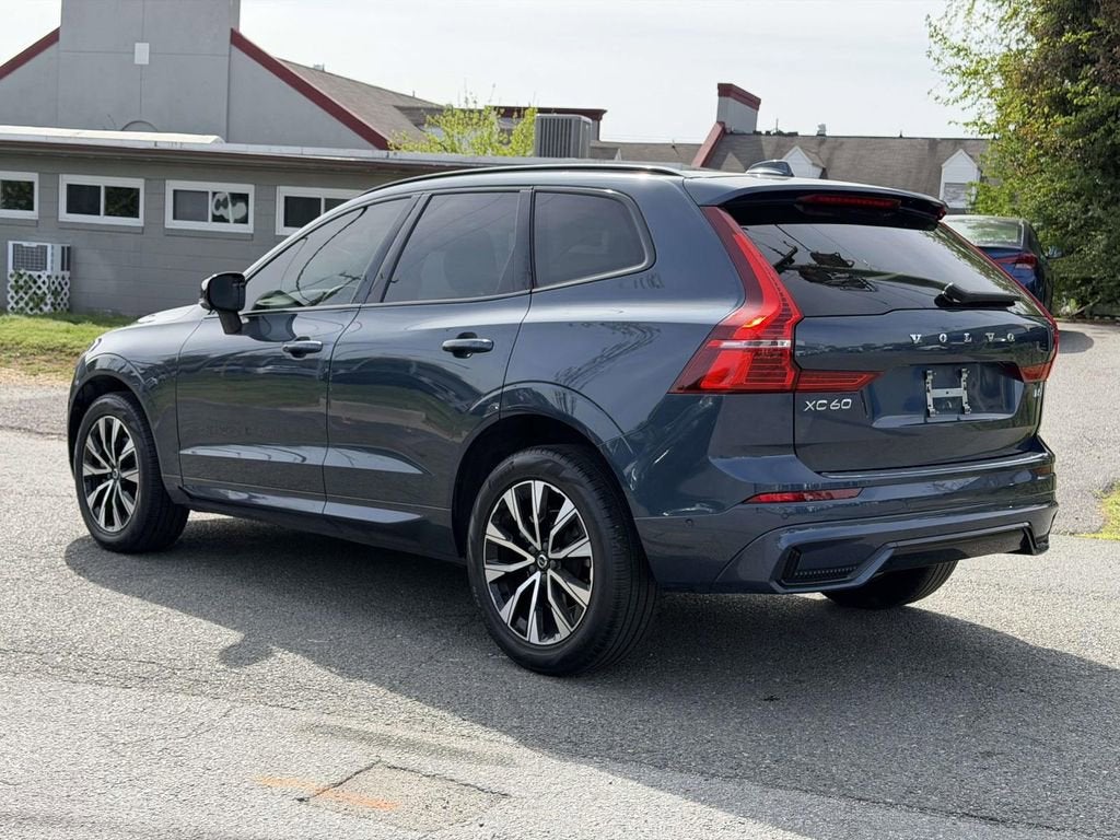 2023 Volvo XC60 B5 Plus Dark Theme