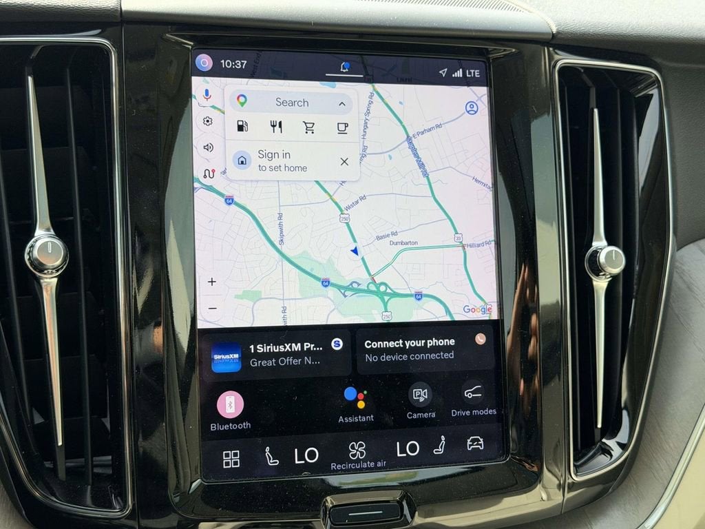 2023 Volvo XC60 B5 Plus Dark Theme