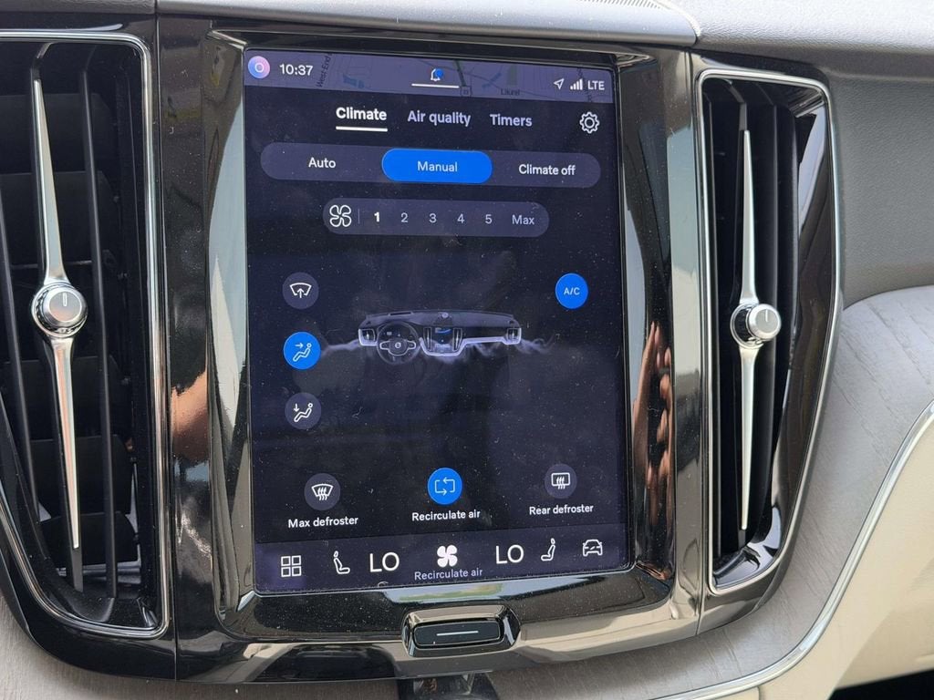 2023 Volvo XC60 B5 Plus Dark Theme