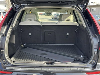 2023 Volvo XC60 B5 Plus Bright Theme