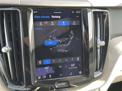 2023 Volvo XC60 B5 Plus Bright Theme