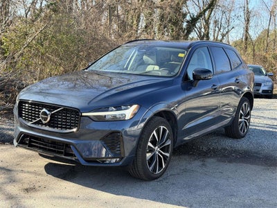 2023 Volvo XC60 B5 Plus Dark Theme