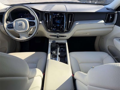 2023 Volvo XC60 B5 Plus Dark Theme