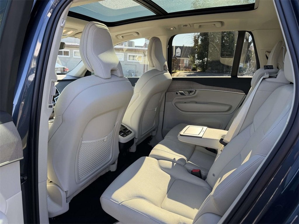 2024 Volvo XC90 B5 Plus