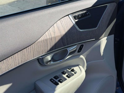 2024 Volvo XC90 B5 Plus