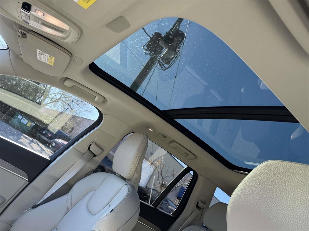 2024 Volvo XC90 B5 Plus