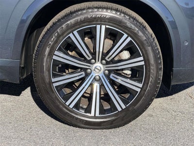 2024 Volvo XC90 B5 Plus