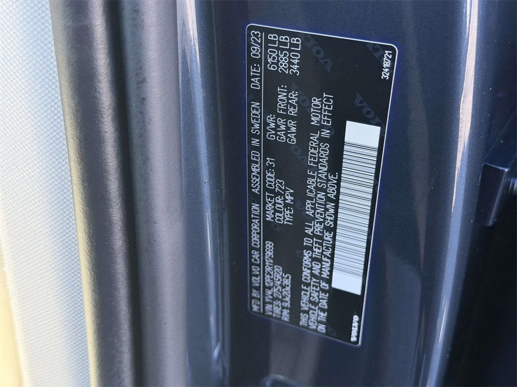 2024 Volvo XC90 B5 Plus