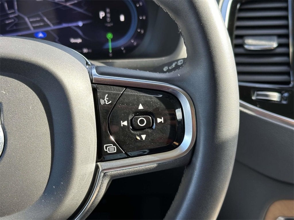 2024 Volvo XC90 B5 Plus
