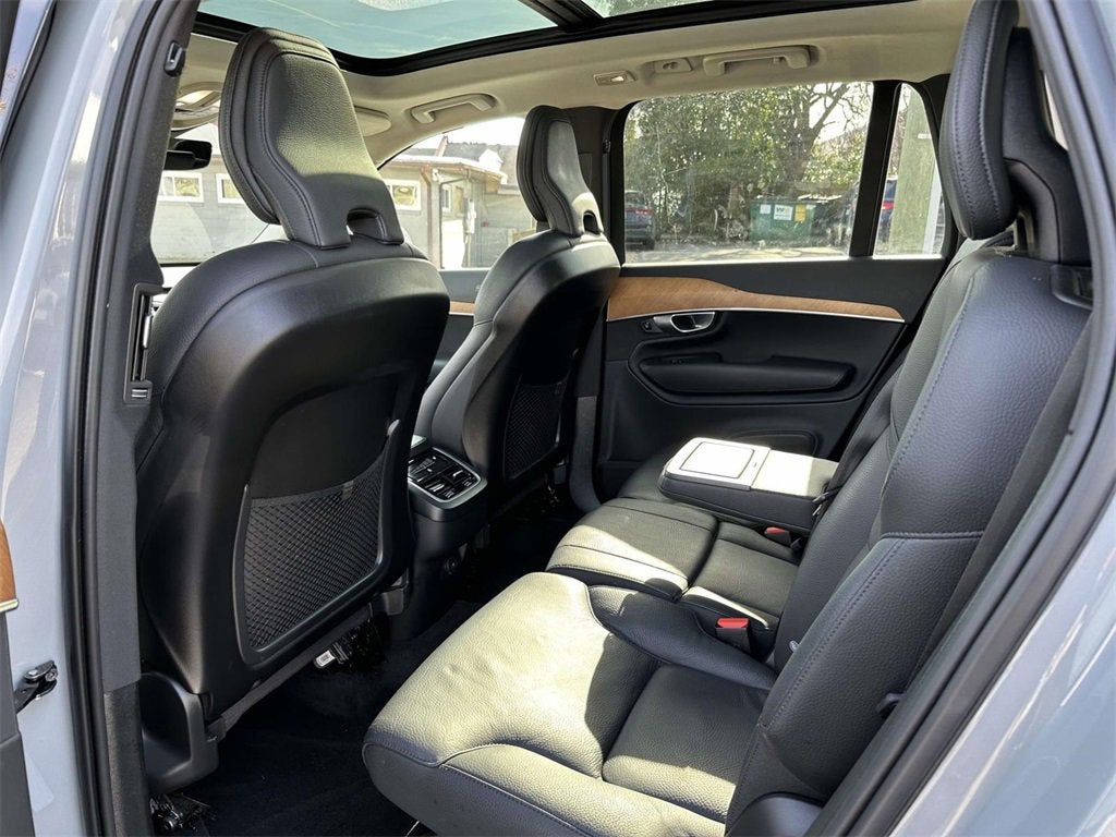 2024 Volvo XC90 B5 Plus