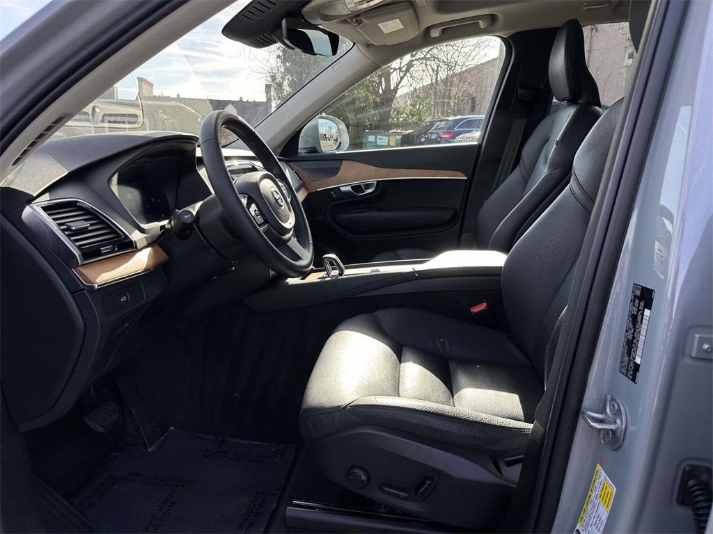 2024 Volvo XC90 B5 Plus