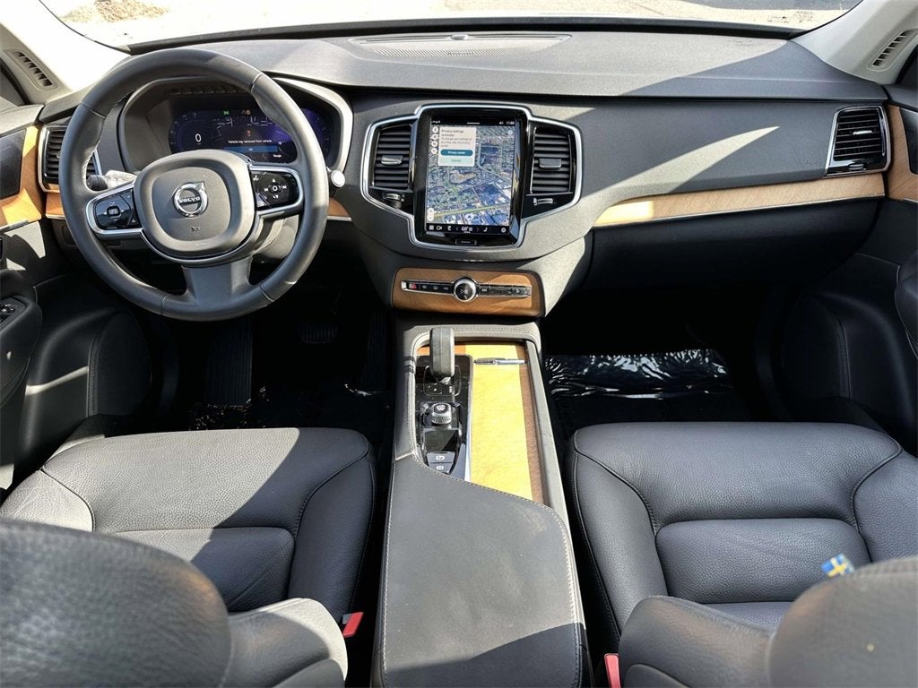 2024 Volvo XC90 B5 Plus