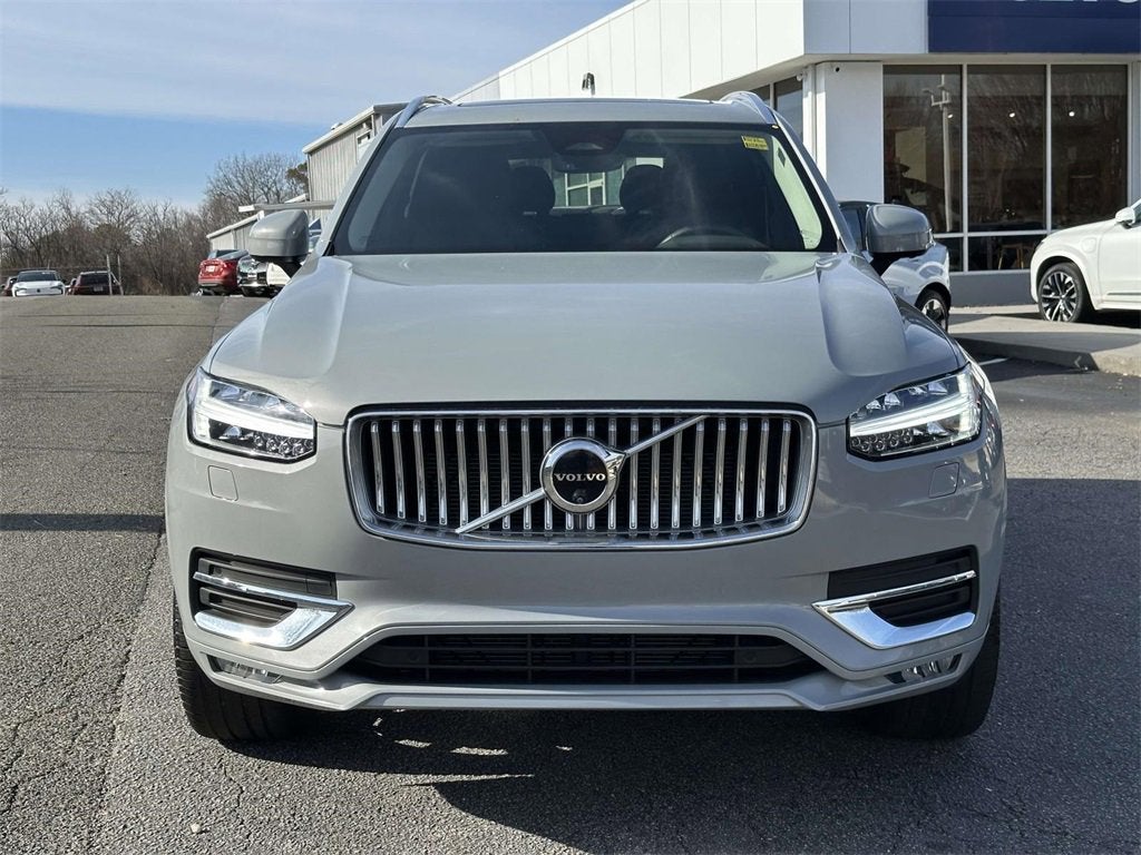 2024 Volvo XC90 B5 Plus