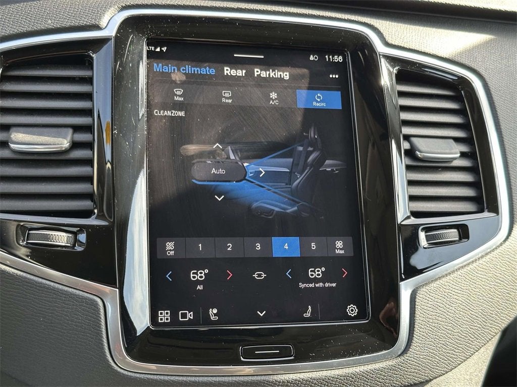 2024 Volvo XC90 B5 Plus