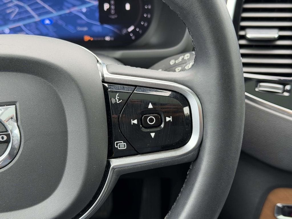 2023 Volvo XC90 B5 Plus