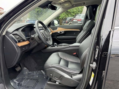 2023 Volvo XC90 B5 Plus