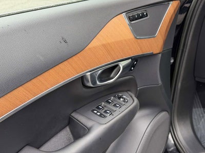 2023 Volvo XC90 B5 Plus
