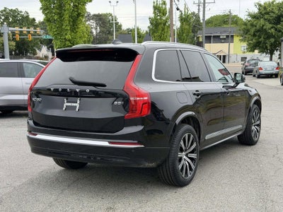 2023 Volvo XC90 B5 Plus