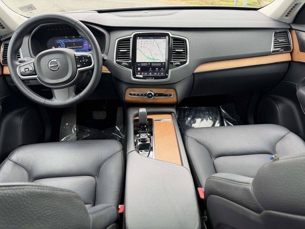 2023 Volvo XC90 B5 Plus