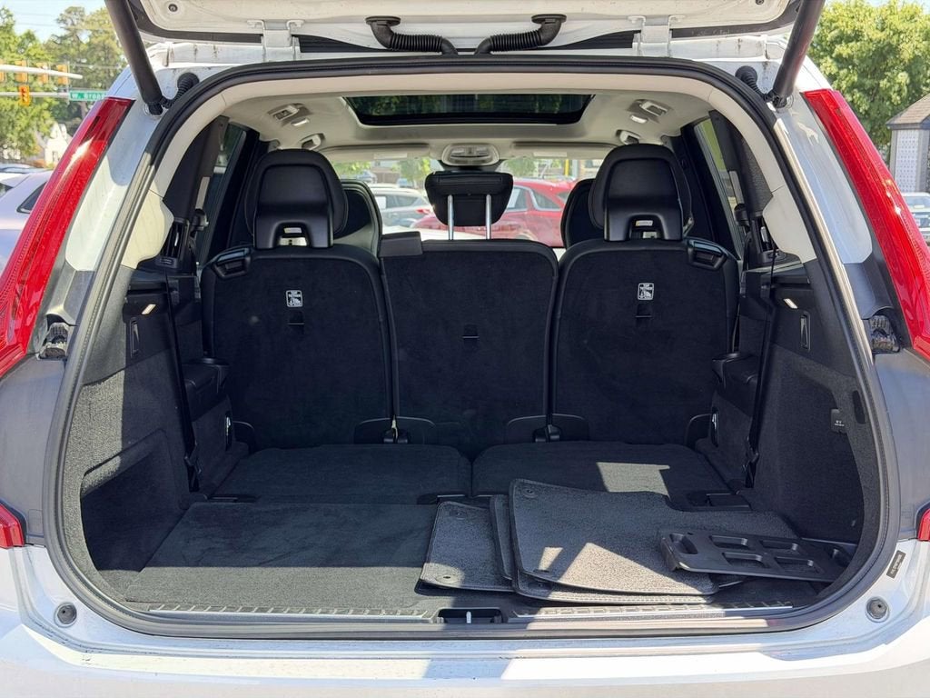 2023 Volvo XC90 B5 Plus