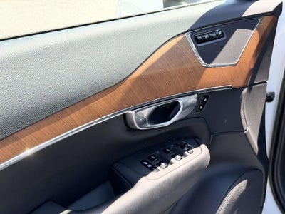2023 Volvo XC90 B5 Plus