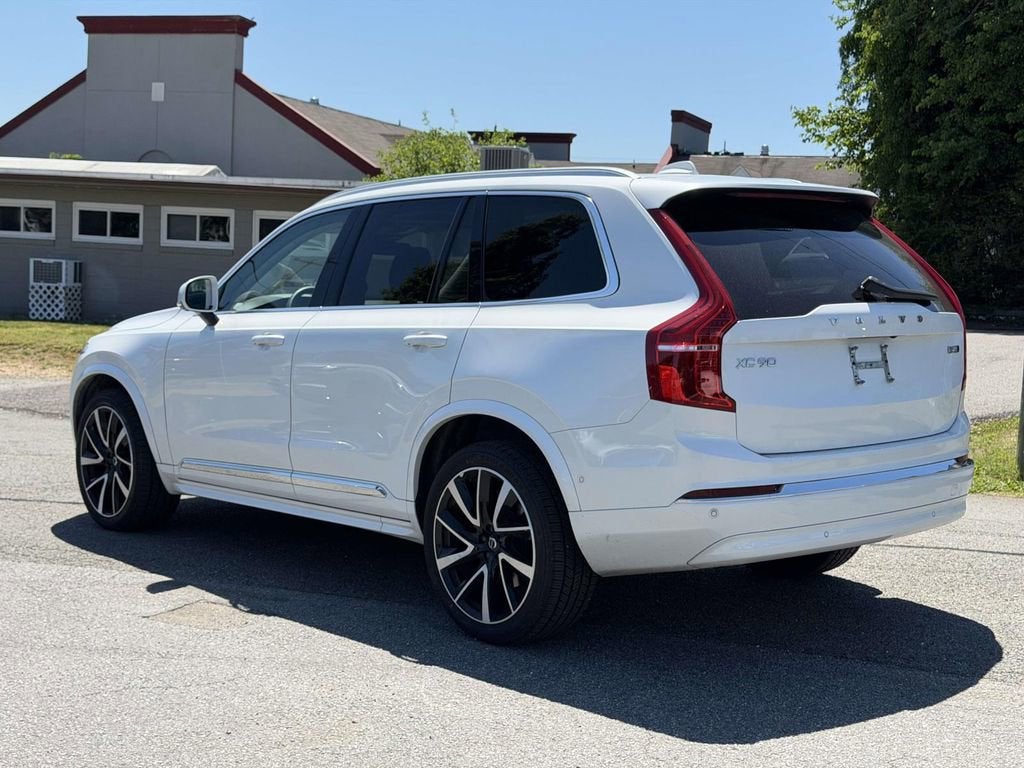2023 Volvo XC90 B5 Plus