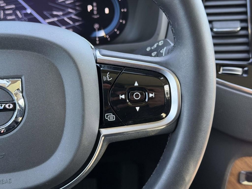 2023 Volvo XC90 B5 Plus