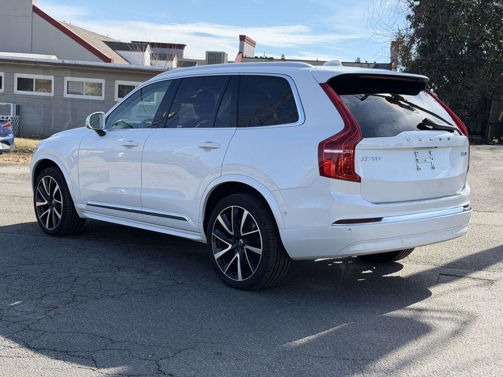 2023 Volvo XC90 B5 Plus