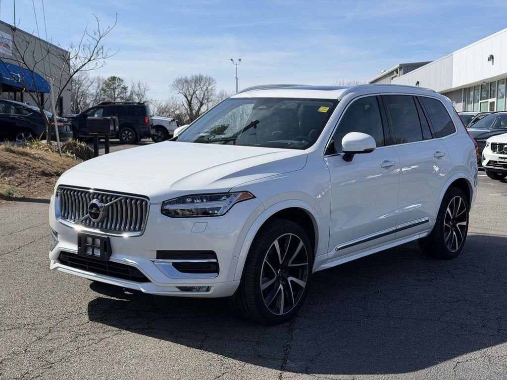 2023 Volvo XC90 B5 Plus