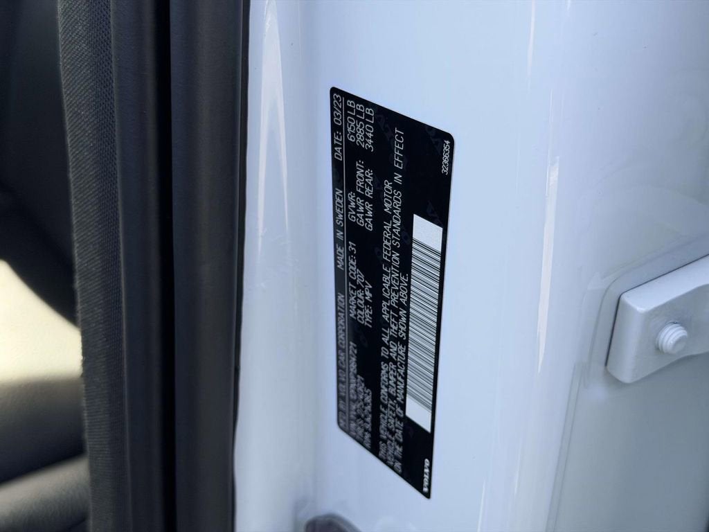 2023 Volvo XC90 B5 Plus