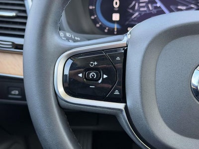 2023 Volvo XC90 B5 Plus