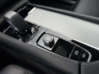 2023 Volvo XC90 B5 Core