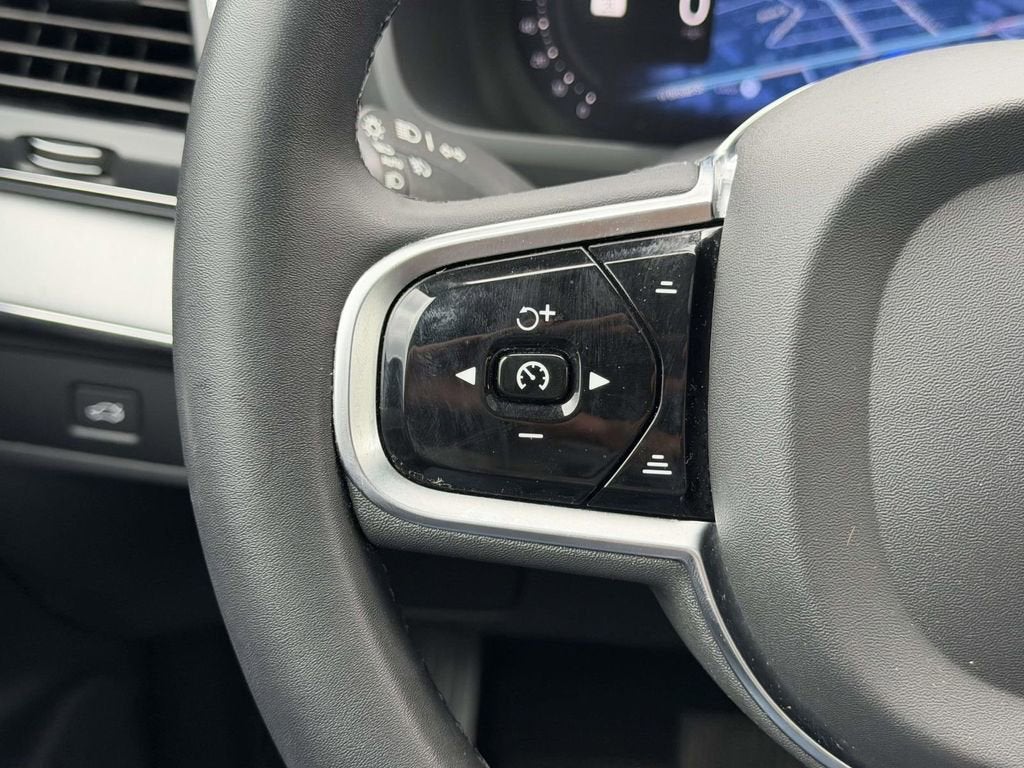 2023 Volvo XC90 B5 Core