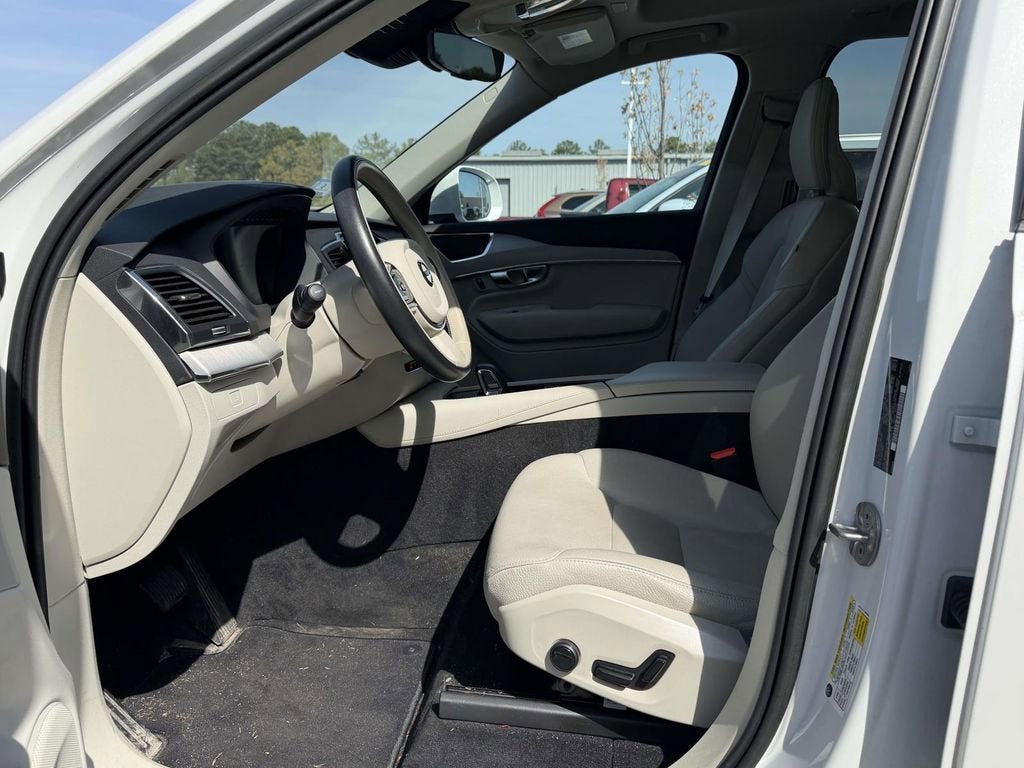 2023 Volvo XC90 B5 Core