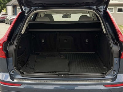 2023 Volvo XC60 B5 Ultimate Bright Theme
