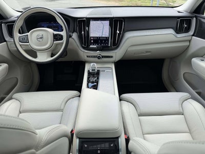 2023 Volvo XC60 B5 Ultimate Bright Theme