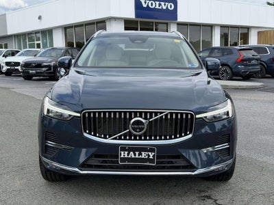 2023 Volvo XC60 B5 Ultimate Bright Theme