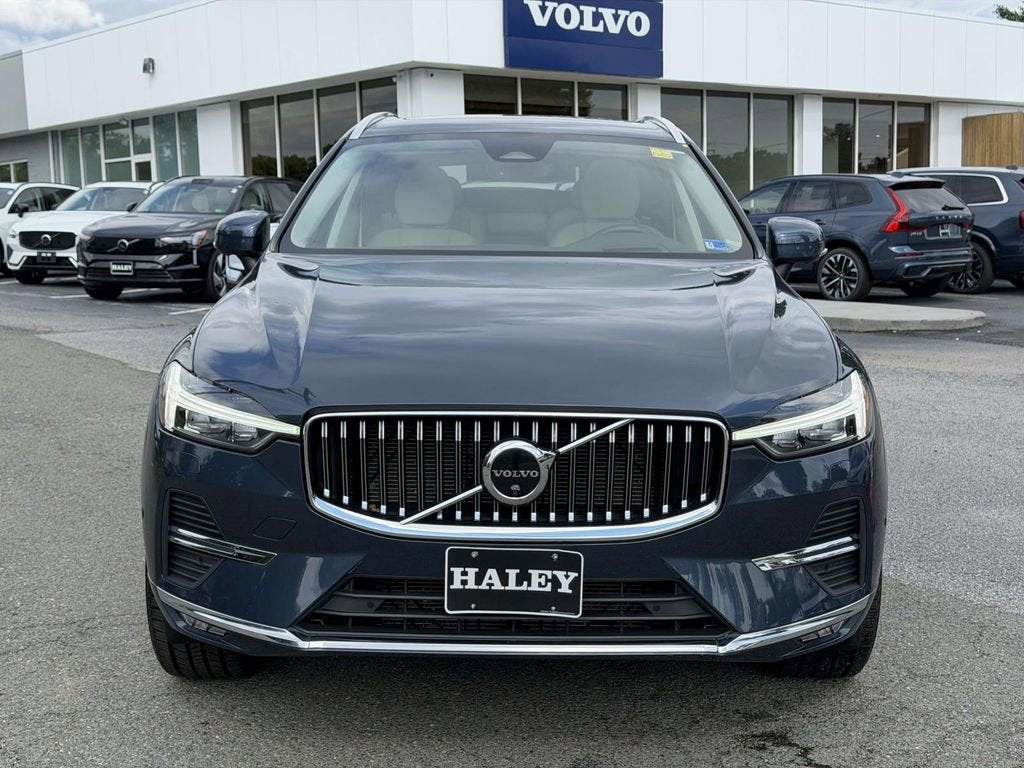 2023 Volvo XC60 B5 Ultimate Bright Theme