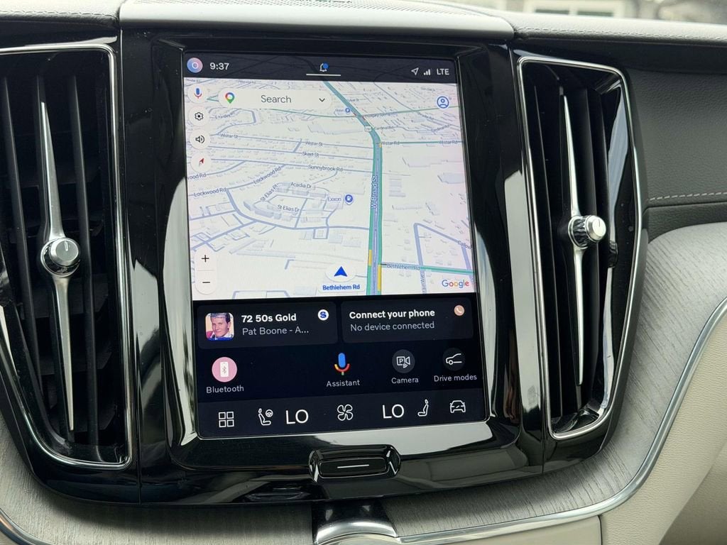 2023 Volvo XC60 B5 Ultimate Bright Theme