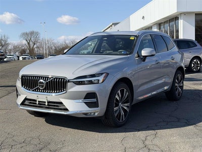2023 Volvo XC60 B5 Plus Bright Theme
