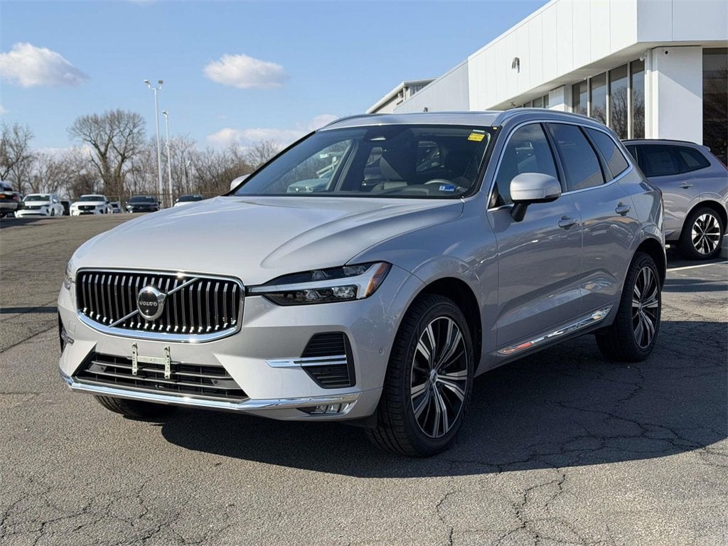 2023 Volvo XC60 B5 Plus Bright Theme