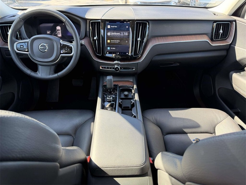 2023 Volvo XC60 B5 Plus Bright Theme