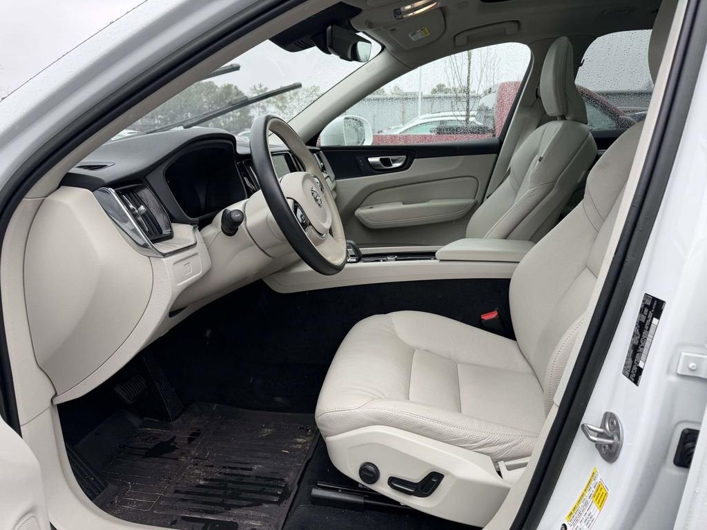 2023 Volvo XC60 B5 Plus Bright Theme