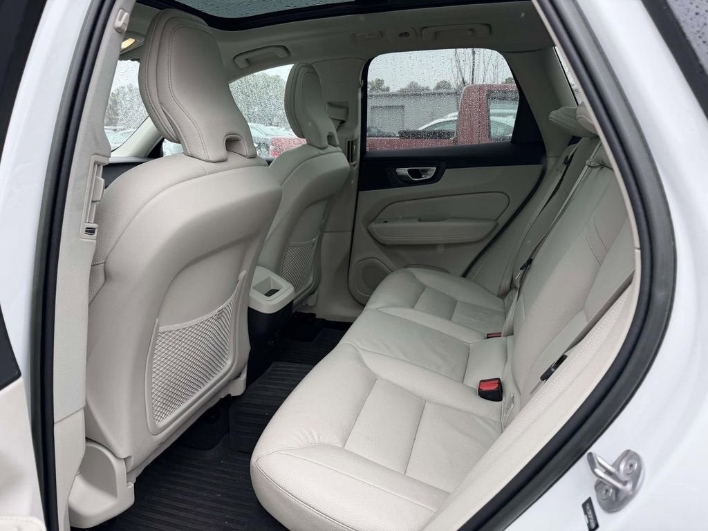 2023 Volvo XC60 B5 Plus Bright Theme