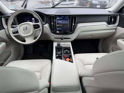 2023 Volvo XC60 B5 Plus Bright Theme