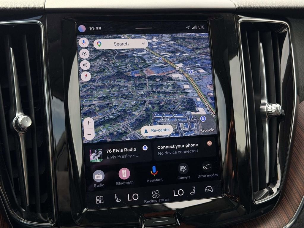 2023 Volvo XC60 B5 Plus Bright Theme