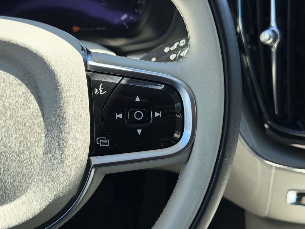 2024 Volvo XC60 B5 Core